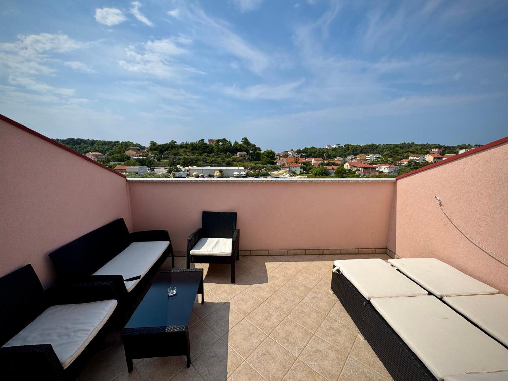 Apartments Maricic Rab Island Palit Eksteriør bilde